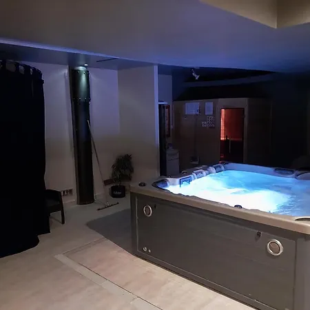 Vedorna - Big Wellness House Near Beach, Pool, Wellness With Jacuzzi & Sauna, Game Room, Table Tennis, Playground & Bbq, Pomer, Istria Villa *
