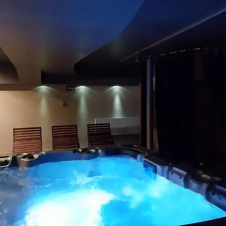 Vedorna - Big Wellness House Near Beach, Pool, Wellness With Jacuzzi & Sauna, Game Room, Table Tennis, Playground & Bbq, Pomer, Istria