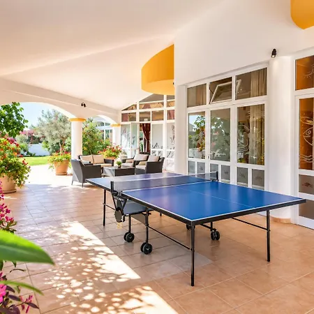 Vedorna - Big Wellness House Near Beach, Pool, Wellness With Jacuzzi & Sauna, Game Room, Table Tennis, Playground & Bbq, Pomer, Istria