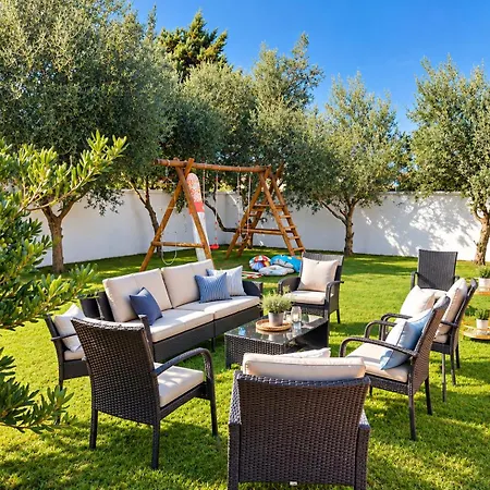 Vedorna - Big Wellness House Near Beach, Pool, Wellness With Jacuzzi & Sauna, Game Room, Table Tennis, Playground & Bbq, Pomer, Istria Willa