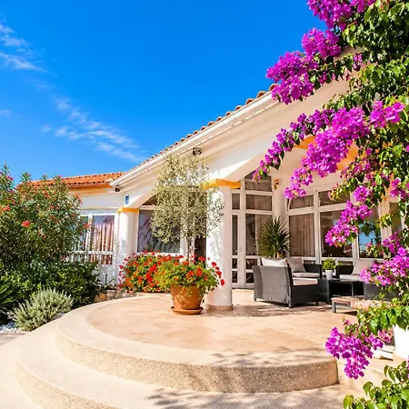 Vedorna - Big Wellness House Near Beach, Pool, Wellness With Jacuzzi & Sauna, Game Room, Table Tennis, Playground & Bbq, Pomer, Istria *