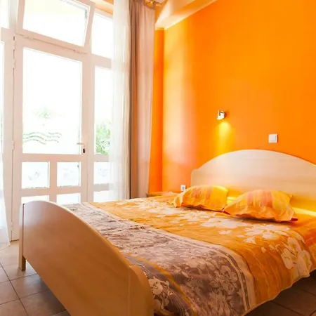 Villa Vedorna - Big Wellness House Near Beach, Pool, Wellness With Jacuzzi & Sauna, Game Room, Table Tennis, Playground & Bbq, Pomer, Istria *