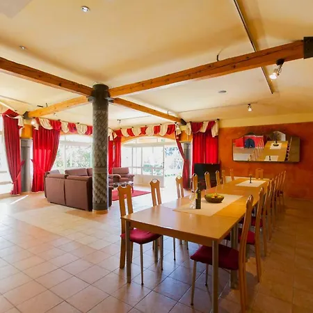 Villa Vedorna - Big Wellness House Near Beach, Pool, Wellness With Jacuzzi & Sauna, Game Room, Table Tennis, Playground & Bbq, Pomer, Istria