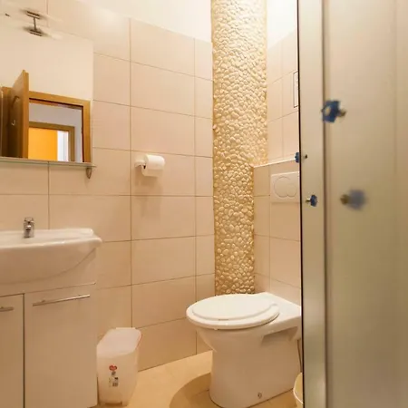 Villa Vedorna - Big Wellness House Near Beach, Pool, Wellness With Jacuzzi & Sauna, Game Room, Table Tennis, Playground & Bbq, Pomer, Istria *